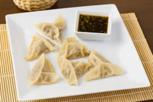 Пельмені гребінцем та куркою (6шт)